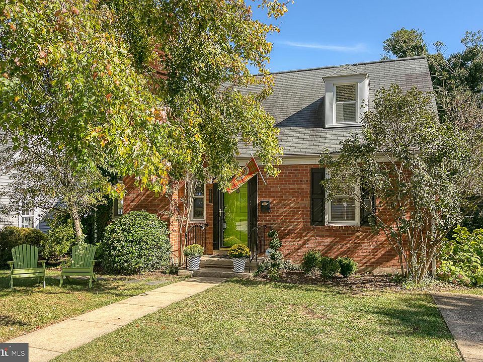 1st image of 2913 Meadow Ln