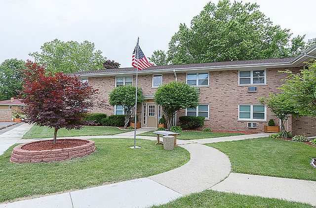 1st image of 233 Robert Dr APT 22