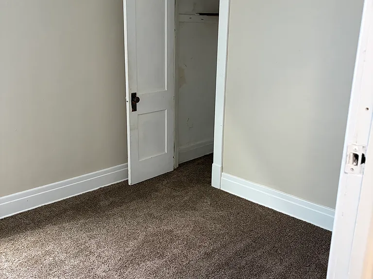 429 Lisbon Ave #1 — Photo 12