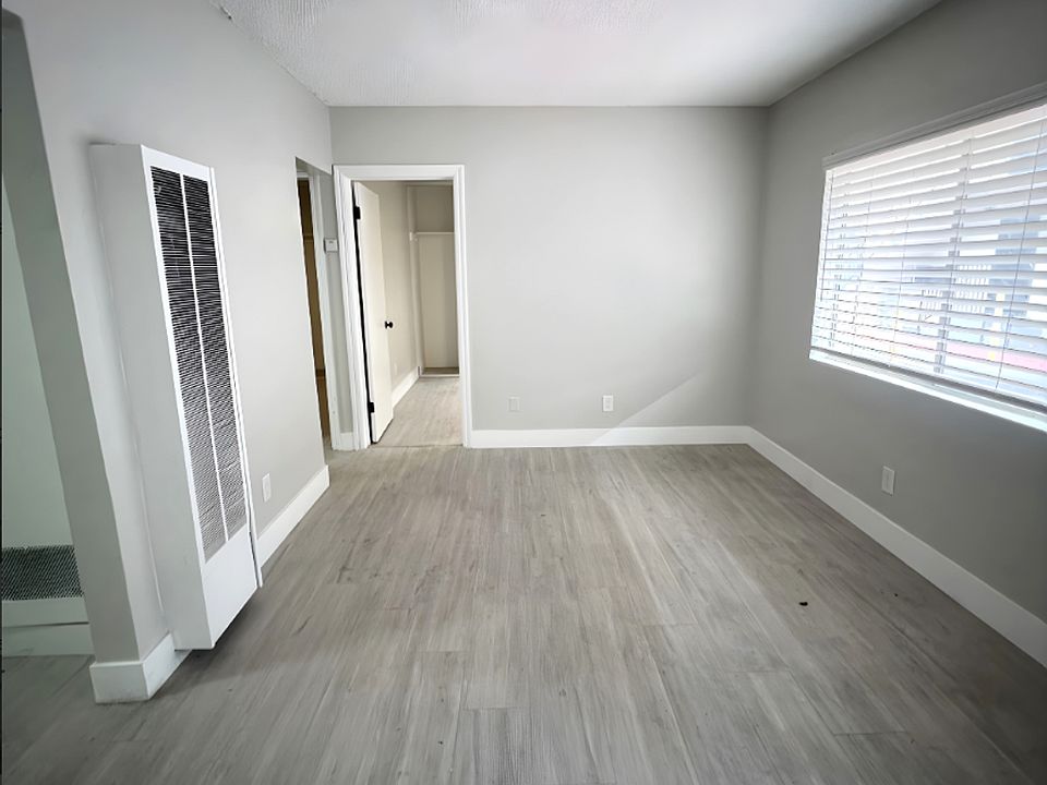 1st image of 324 N Saint Louis St #5