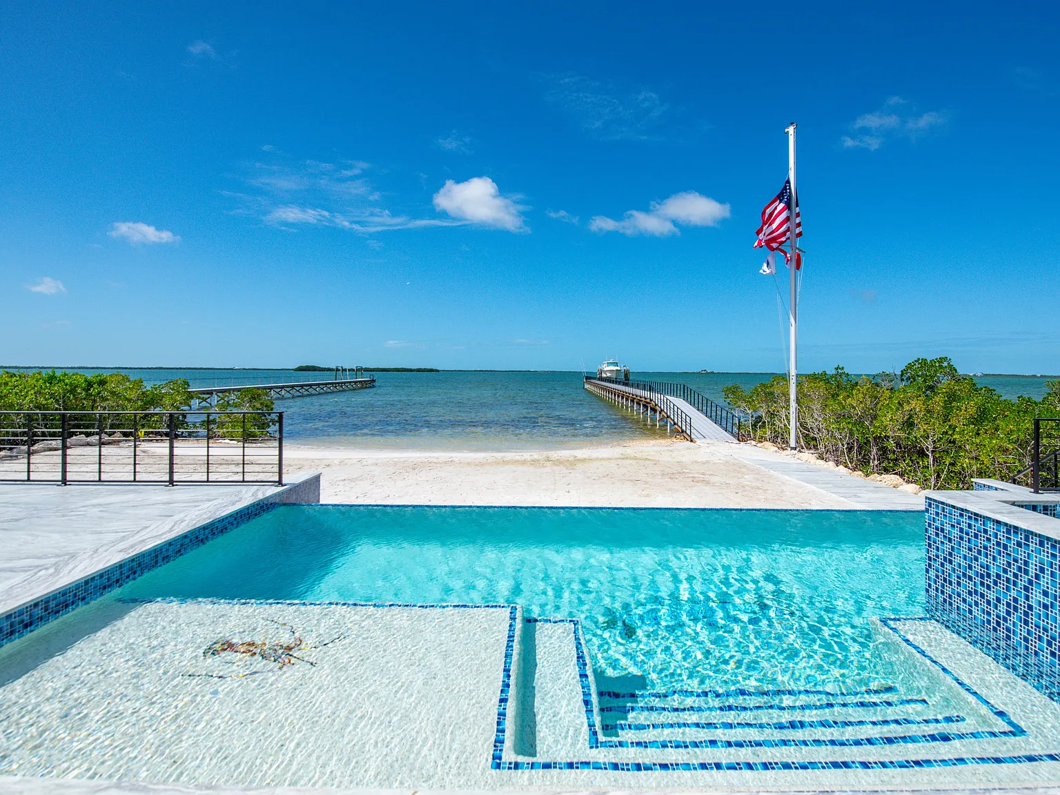 6 bed, 6888 sqft, $50,000 — Photo 4