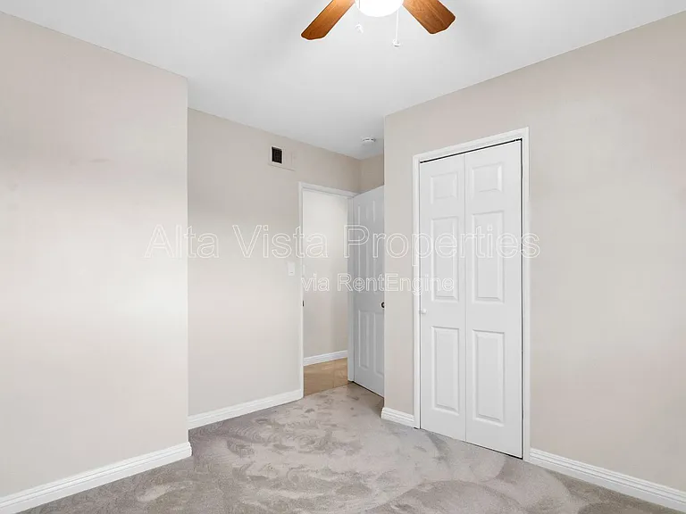 120 Green Ave — Photo 10