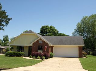 821 Willoway Cv E, Jackson, MS 39272