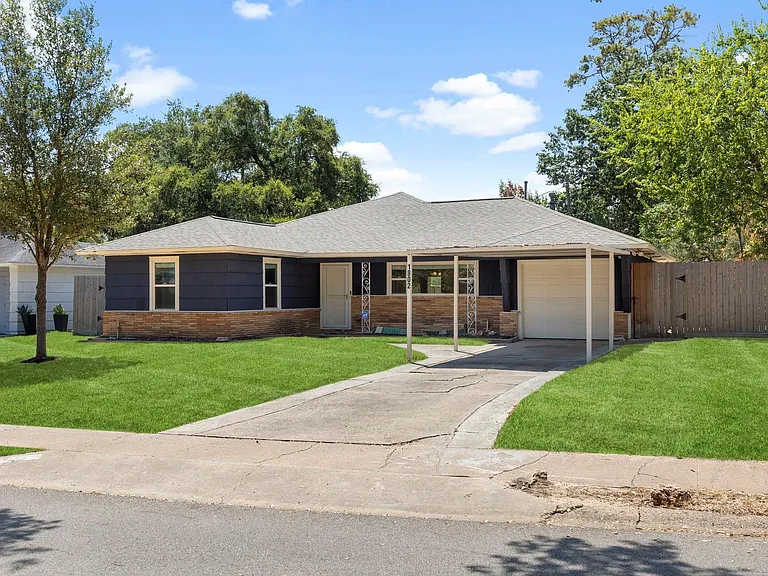 1802 Turnpike Rd — Photo 3