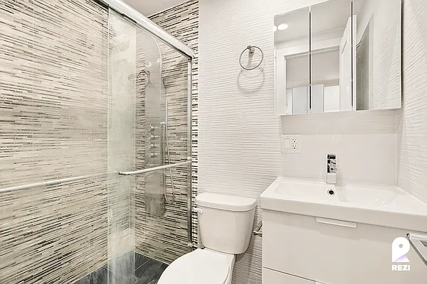 Rented by REZI | media 2