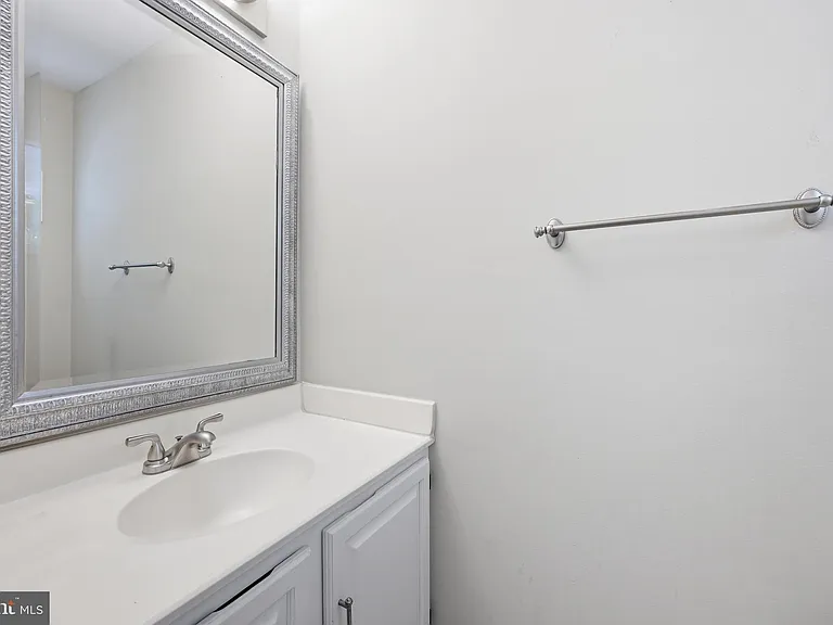15622 Cliff Swallow Way — Photo 9