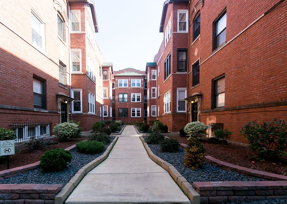 1st image of 4421 N Wolcott Ave Unit B-5