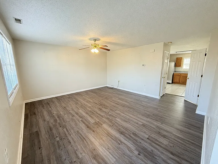 163 Gracy St — Photo 3