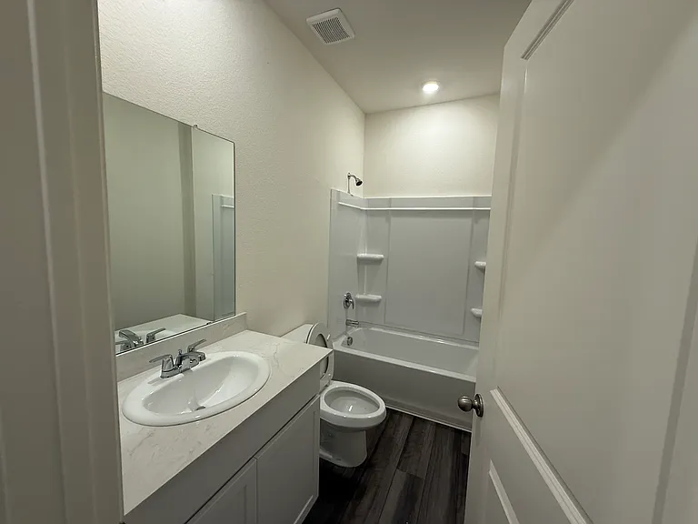 2201 Burnwood St — Photo 13