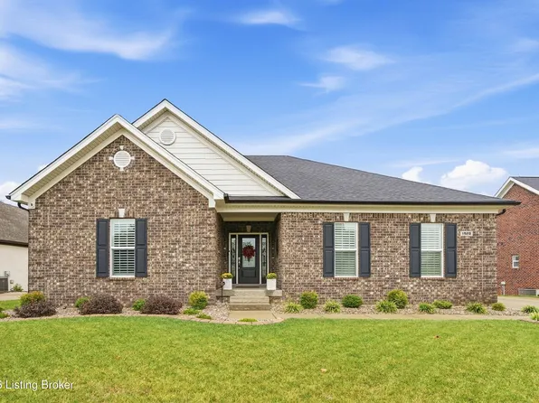 1928 Scenic Lakes Dr, Louisville, KY 40245