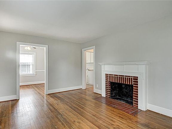 5th image of 210 Lawrence St
