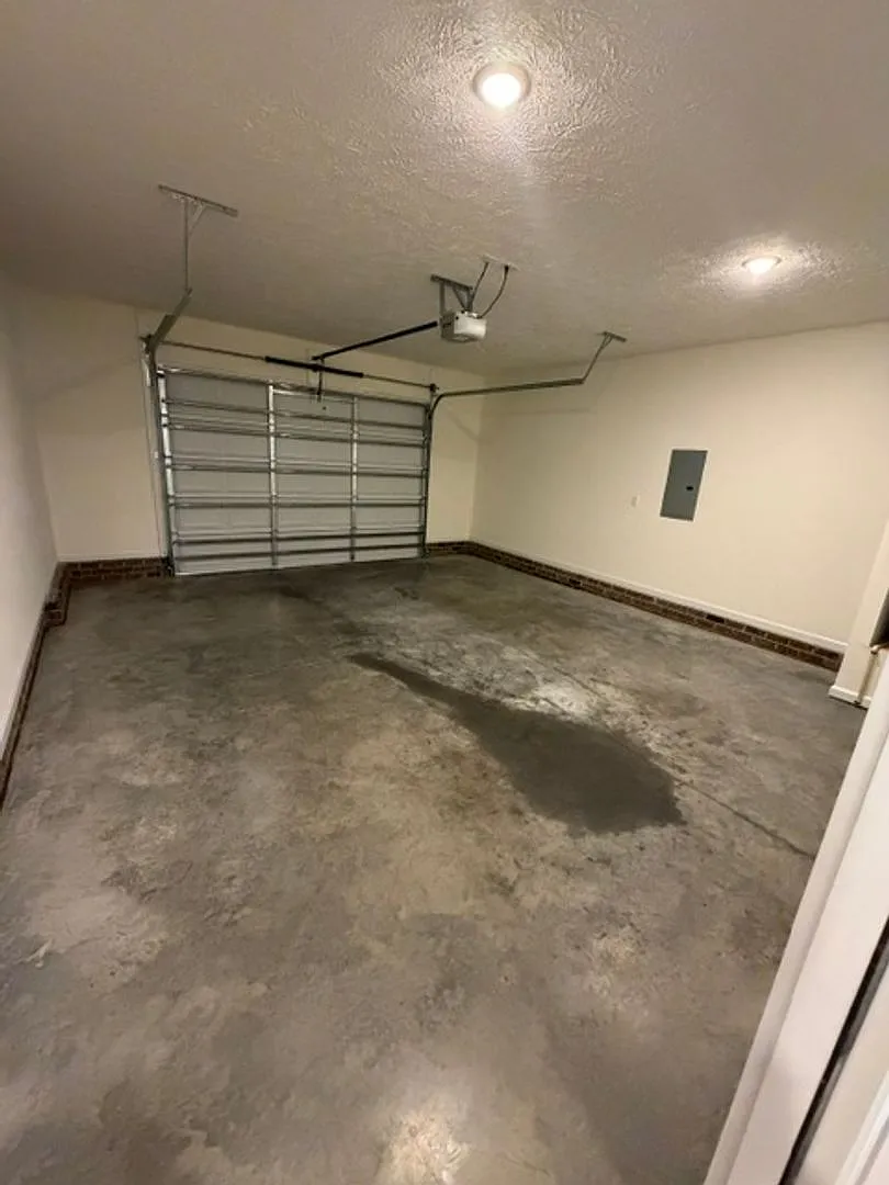 2-bedroom, 2-bath Home — Photo 2