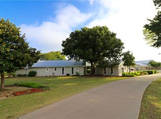 911 Pimlico Dr, Midlothian, TX 76065