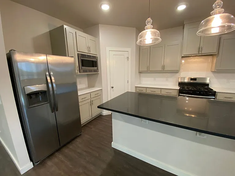 504 Martina Ln — Photo 20