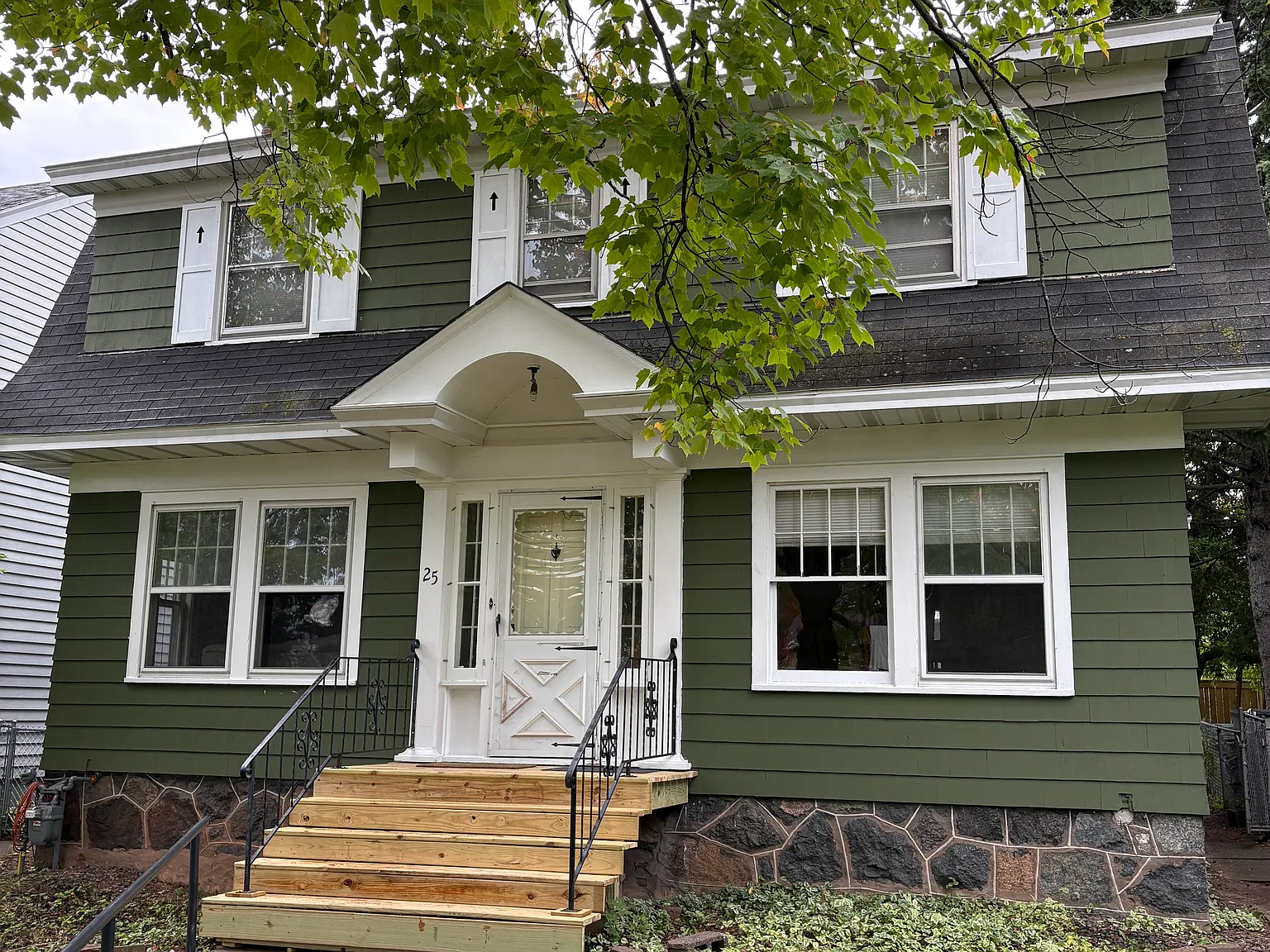 4 bed, 1680 sqft, $2,200 — Photo 1