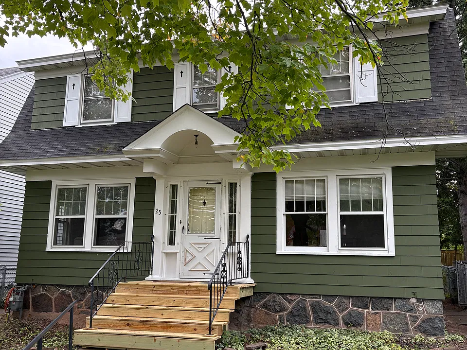 25 Snelling Ave