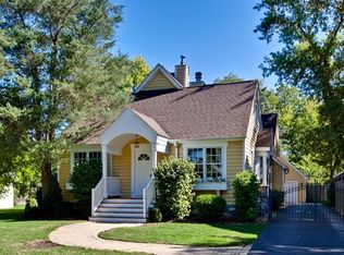 153 Washington Rd, Lake Forest, IL 60045