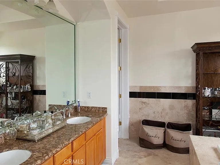 10062 Valley Circle Blvd — Photo 35