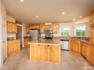 718 W Heritage Loop, Sequim, WA 98382
