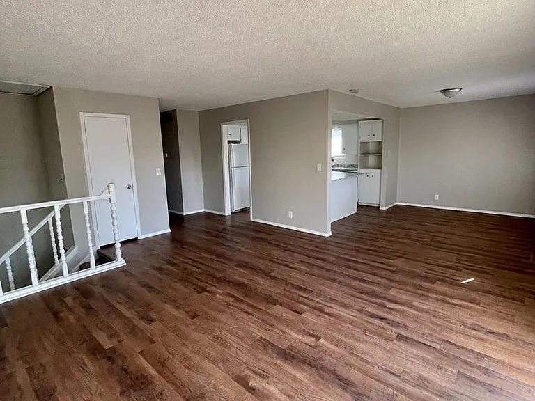 2525 N Bleckley St — Photo 5