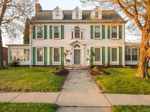 39 E Elm Ave, Monroe, MI 48162