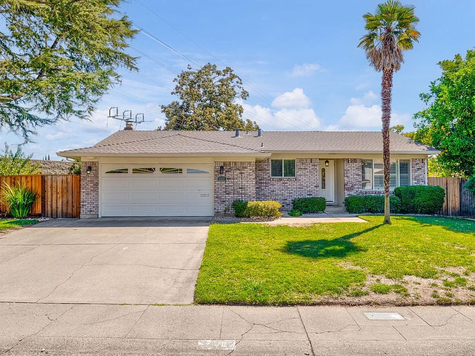1st image of 8478 Lake Forest Dr