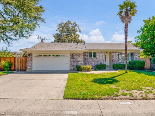 8478 Lake Forest Dr, Sacramento, CA 95826