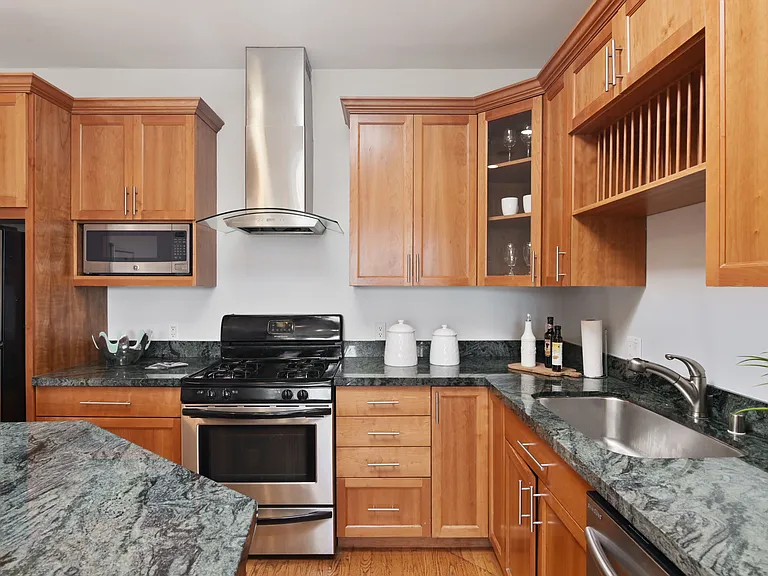 3175 California St — Photo 20
