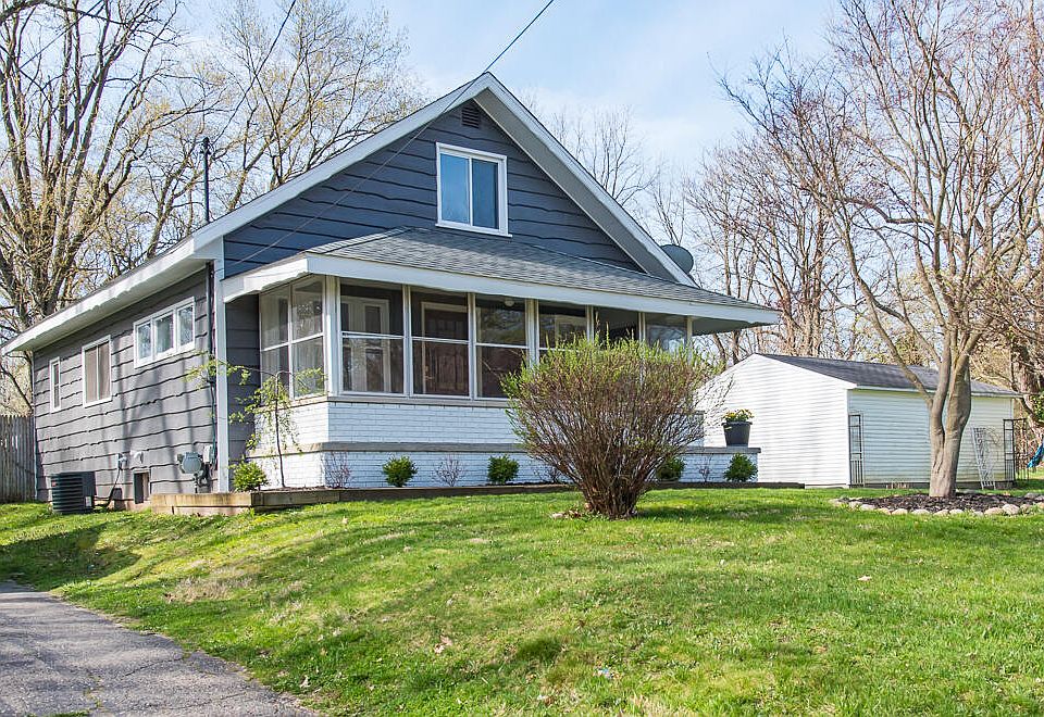 1st image of 2407 Benton Ave