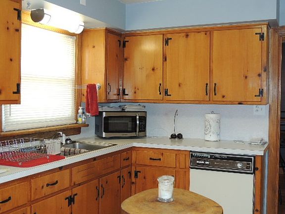 5th image of 1308 S 10th St