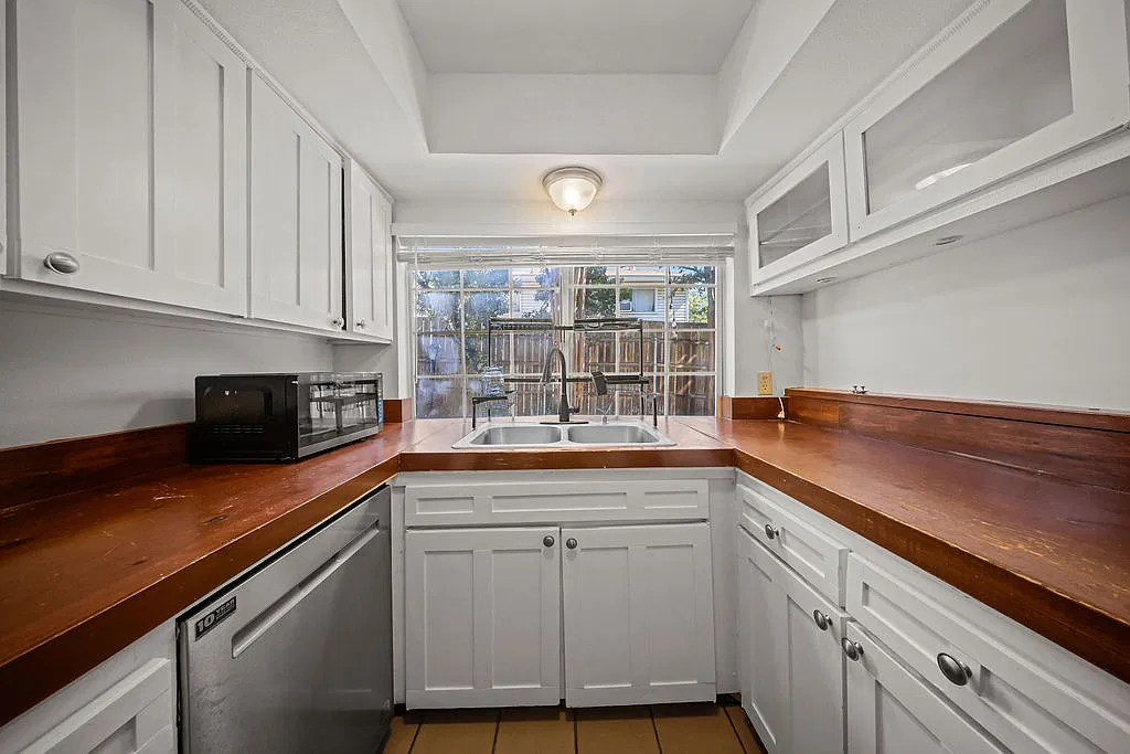 3 bed, 1472 sqft, $2,200 — Photo 3