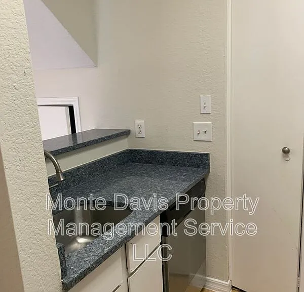 513 S Park Dr #103 — Photo 10