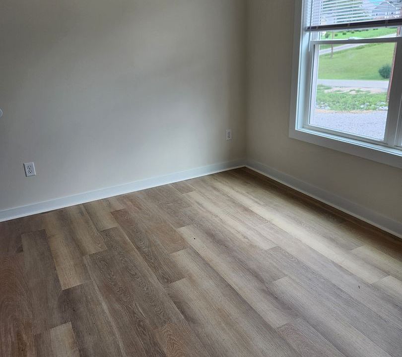 2nd image of 709 3rd St