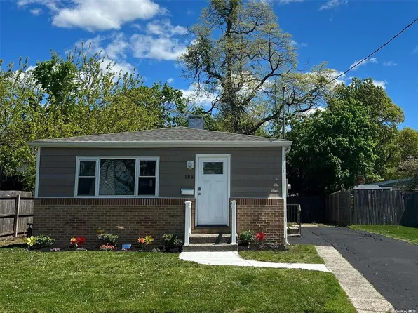 188 Elizabeth Street, Westbury, NY 11590