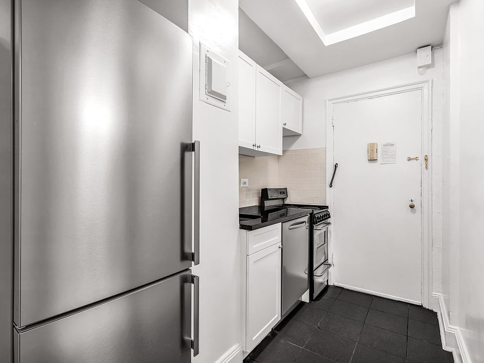 1st image of 310 E 44th St APT 624