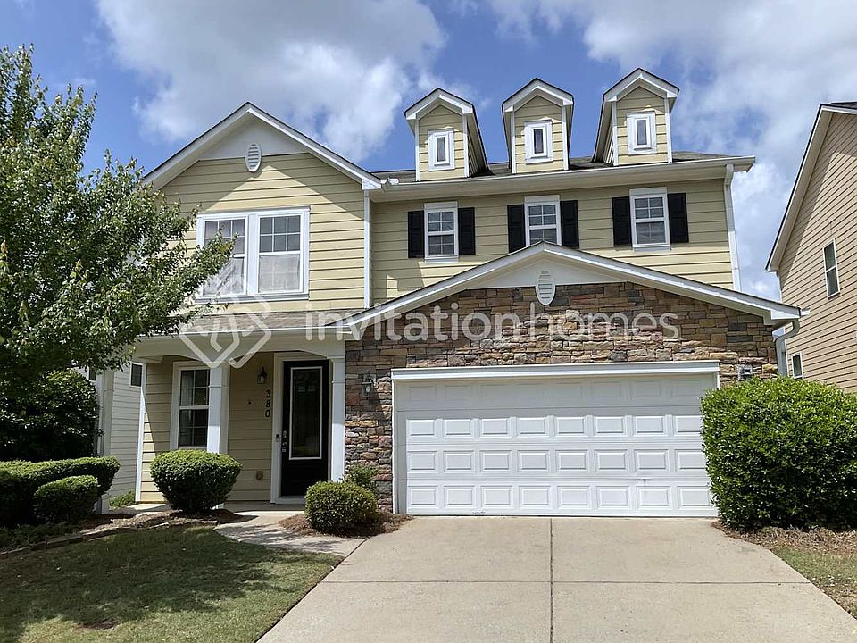 1st image of 380 Roseglen Dr