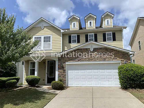 380 Roseglen Dr Photo 1