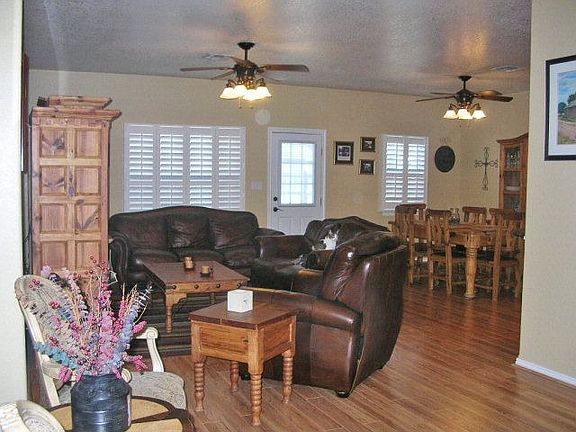 3rd image of 107 Tanglewood Dr