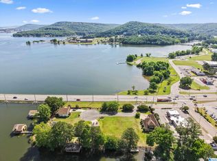 109 Riviera Dr #3, Guntersville, AL 35976