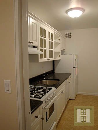 2nd image of 201 E 19th St APT 9F