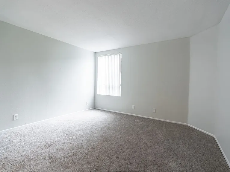 6310 Sylmar Ave — Photo 14