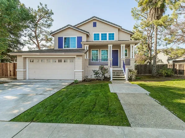 1322 Carson Ave, Clovis, CA 93611