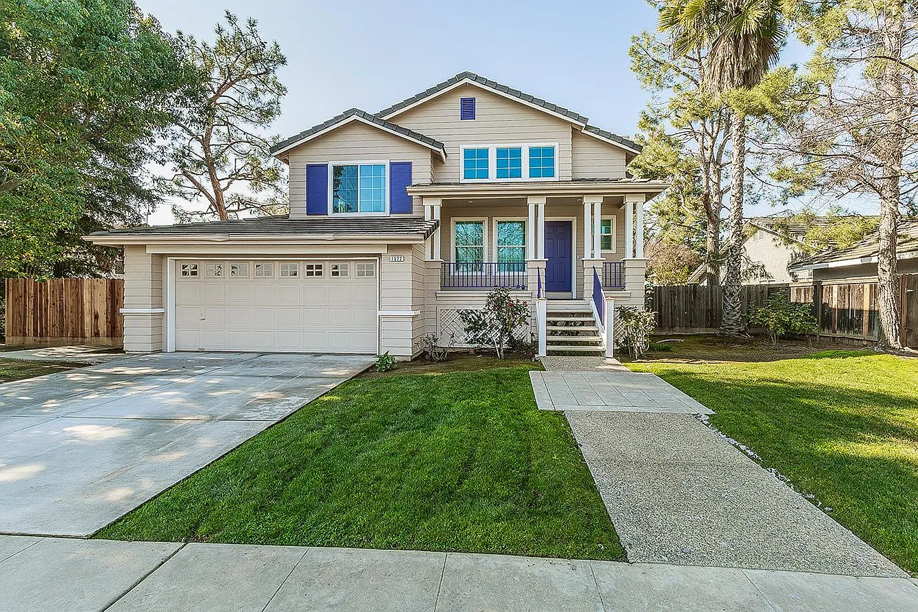 1322 Carson Ave photo 1
