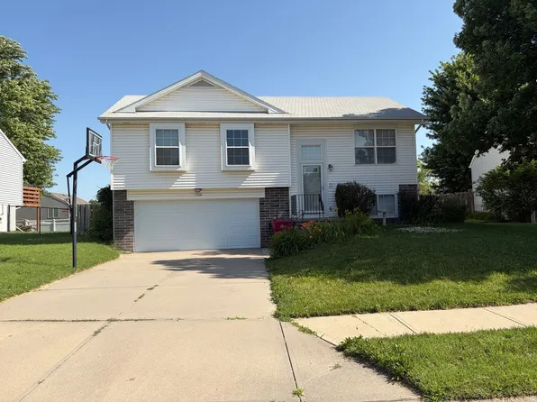 17516 Gertrude Cir, Omaha, NE 68136