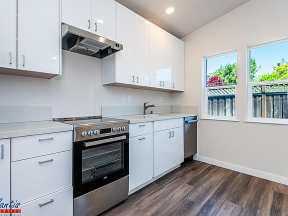 4th image of 15125 Herring Ave