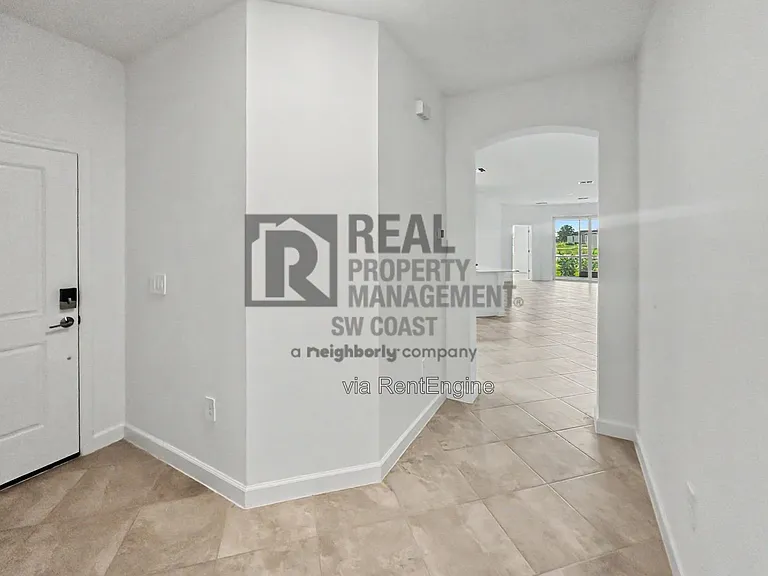 20501 Hazelnut Ct S — Photo 8