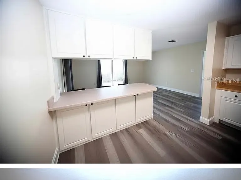 141 W Connecticut Ave — Photo 8