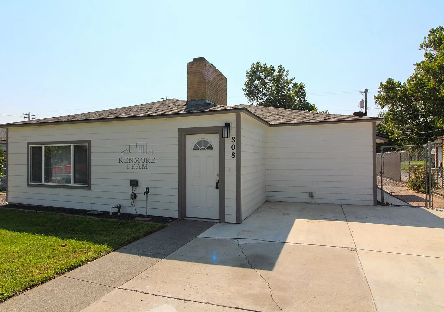 4 Bedroom, 2 Bath House in Pasco — Photo 1