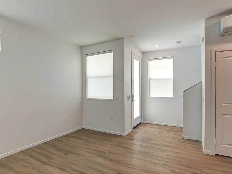 2040 N Highland Ave — Photo 19