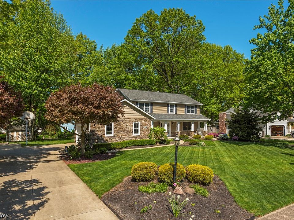 1st image of 154 Williamsburg Dr